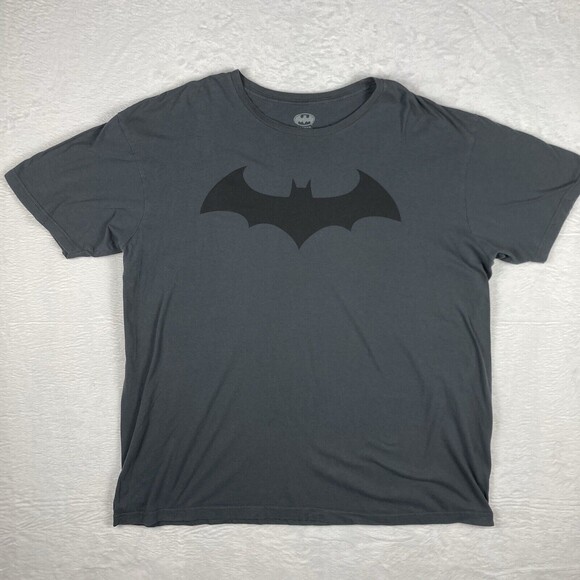 DC Comics Batman Mens 2XL Dark Knight Logo Dark Gray Superhero Top Shirt - Picture 1 of 5